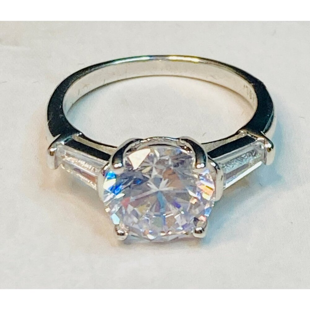 Round Cut Cubic Zirconia 18k GP Size 6 Ring -332